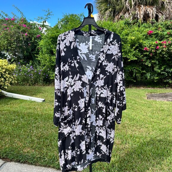 Spiritual Gangster Maya Floral Kimono Black 100% Rayon Robe One Size - Picture 2 of 8